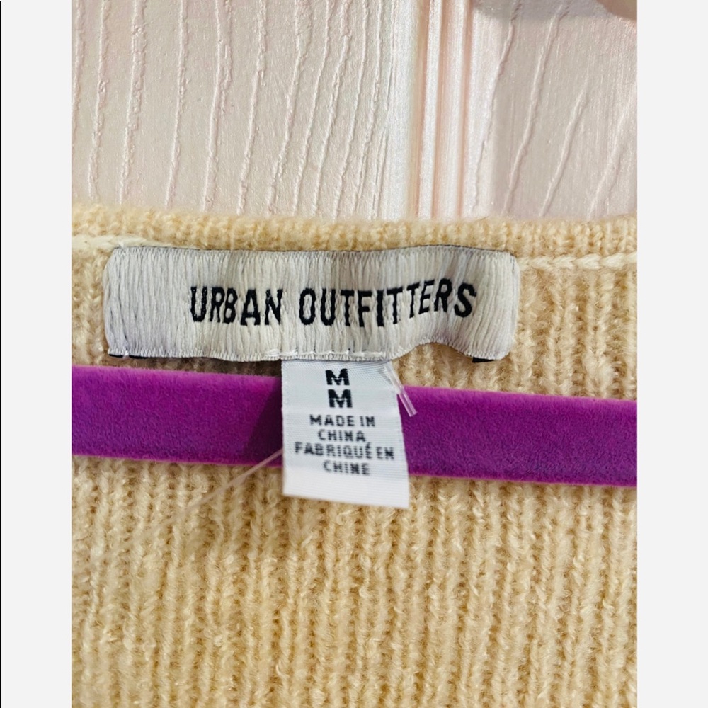 🛍New condition Urban outfitters top - Picture 4 of 4